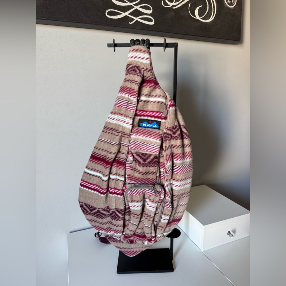 KAVU Polar Sling Bag NWT